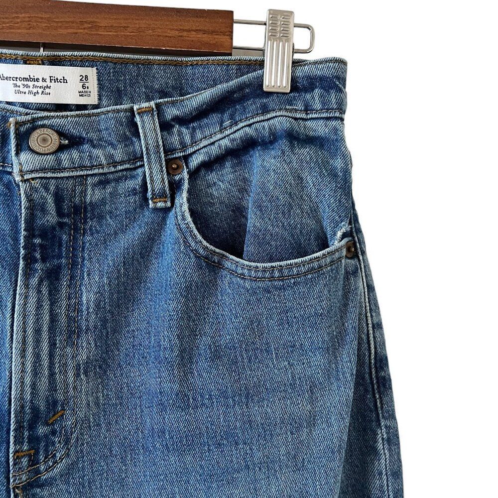 Abercrombie & Fitch NEW The 90's Straight Ultra High Rise Jeans Size 28/6 - Picture 5 of 14